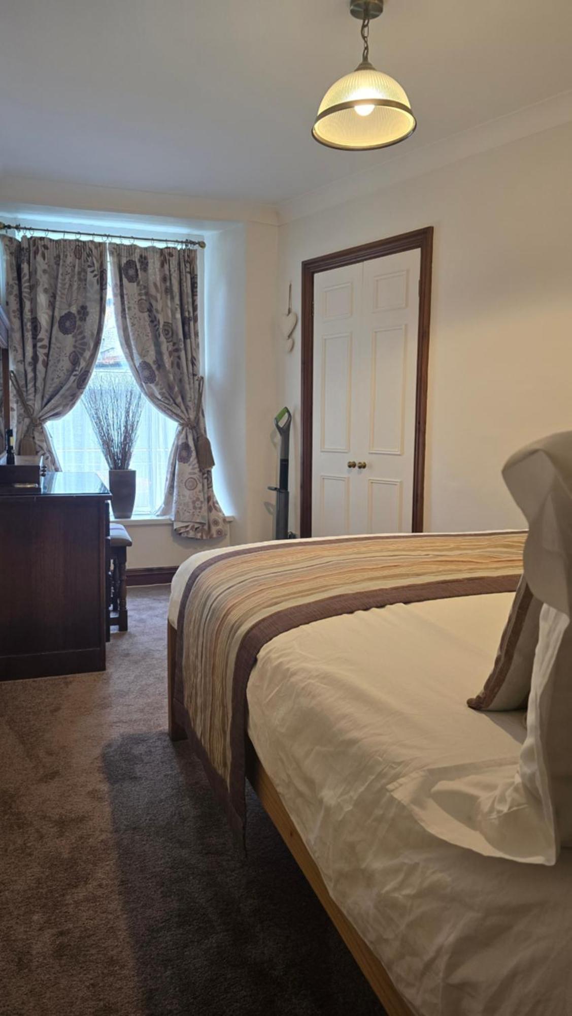 Lyndale Self-Catering Apartment Sleeps 4 Уиндермер Екстериор снимка
