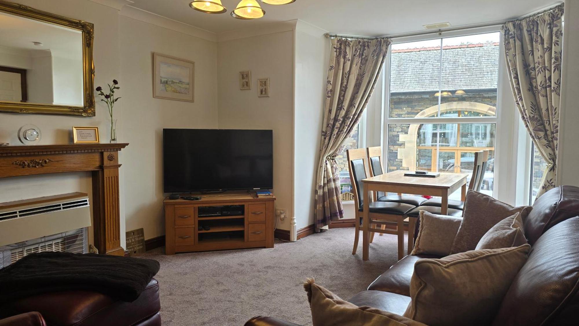 Lyndale Self-Catering Apartment Sleeps 4 Уиндермер Екстериор снимка